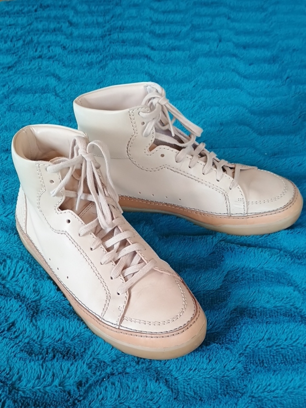 Clarks Hidi Haze Nude Leather Lace Up Sneakers